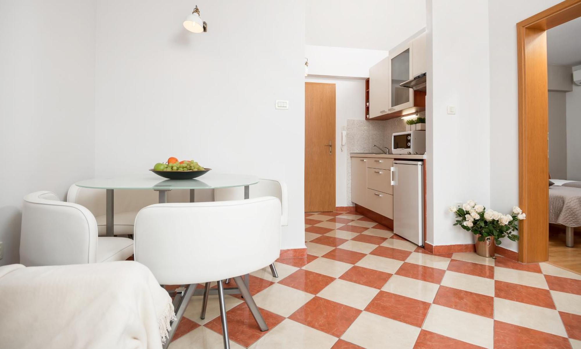 Apartments And Rooms With Parking Space Rogoznica - 10339 Room photo